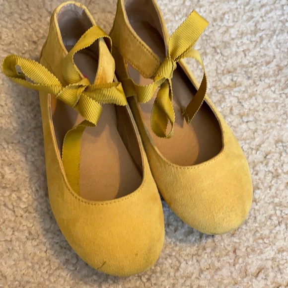 GB GIRLS - YELLOW SHOES - Picture 1 of 4